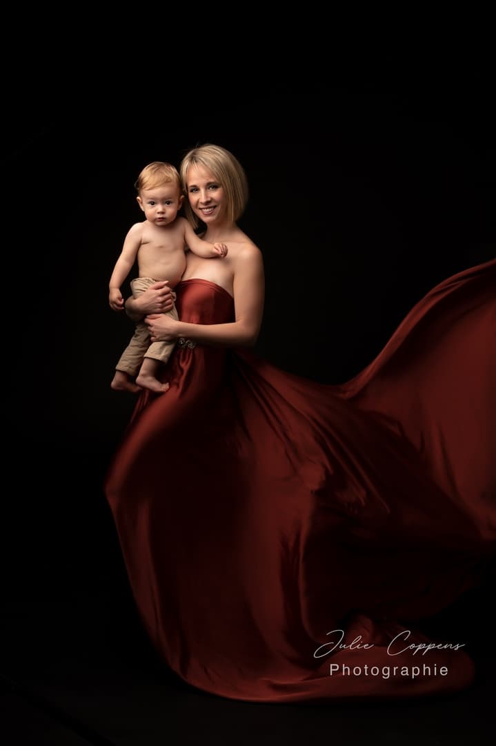 Séance maman et bébé par Julie Coppens Photographie