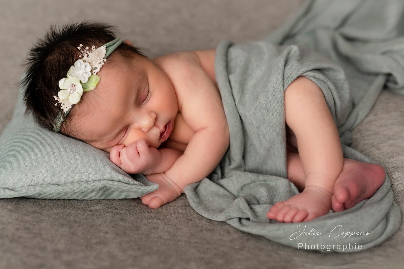 Séance naissance par Julie Coppens Photographie